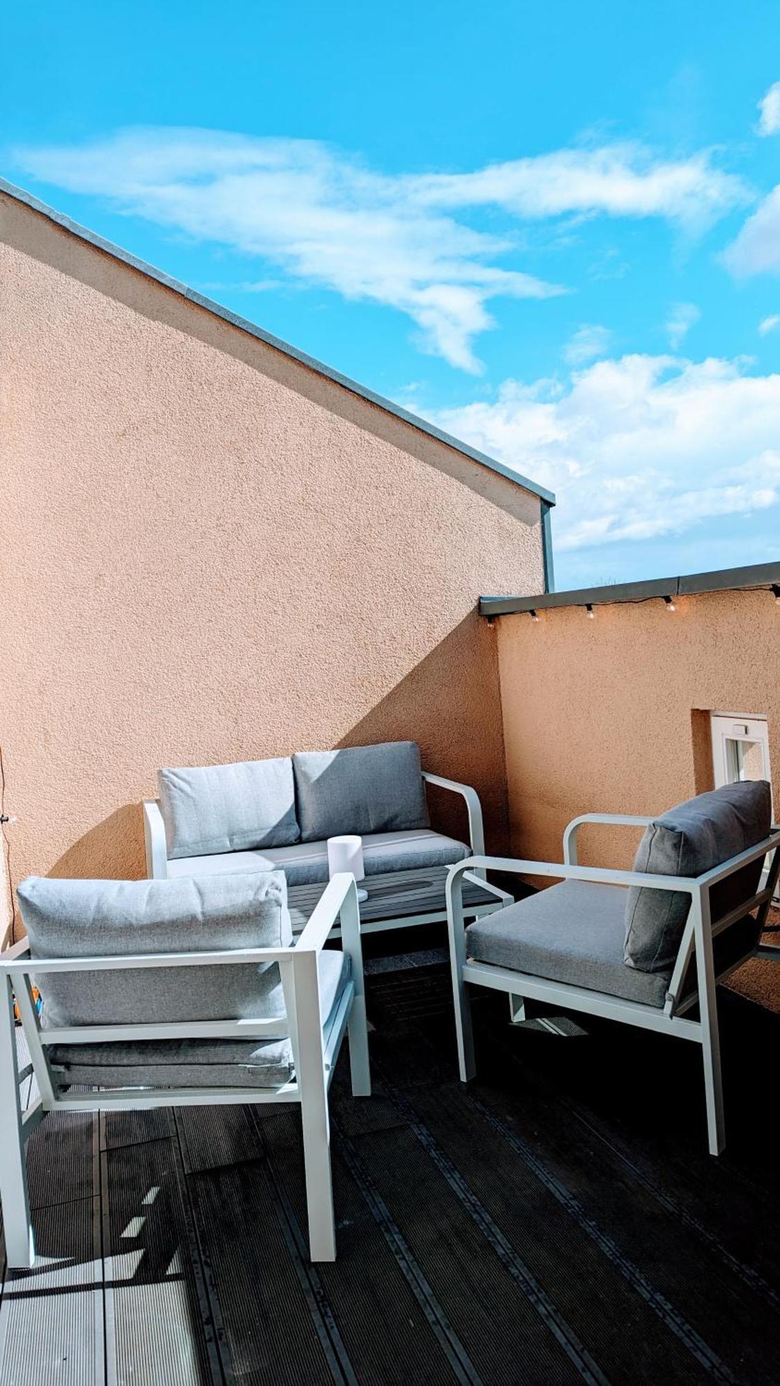 Rooftop Art Apartment, E-Roller,Ausblick,Wlan,Tv شيمنيتز المظهر الخارجي الصورة